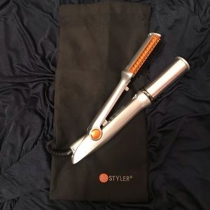 Instyler rotating hair straightener brush w/ case
